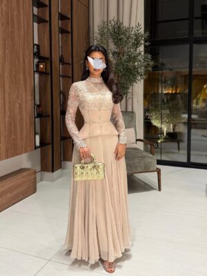 فستان دانتيل وشيفون