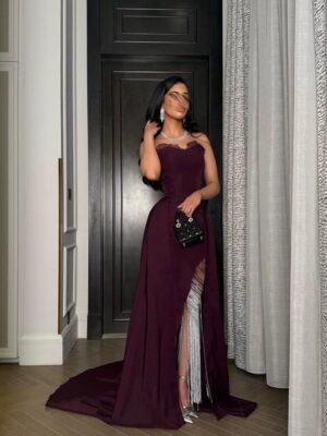 فــسـتان سهرة باربي بفتحة جانبية أنيقة