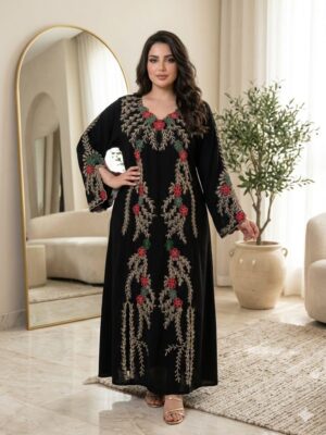 جلابية سوداء فاخرة - تطريز وردي أنيق بخامة كريب رويال