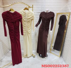 فستان سهرة بتصميم كلاسيكي ناعم