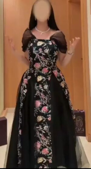 فستان سهرة فاخر بتطريز وردي - إطلالة ملكية جذابة