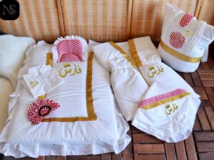 طقم مواليد فاخر مخصص بالأسم