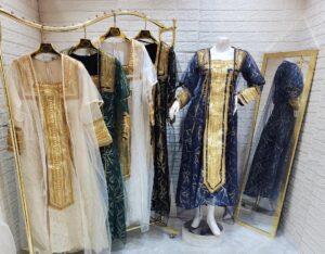 جلابية - بشت فاخرة قطعتين - بتطريز ذهبي ملكي