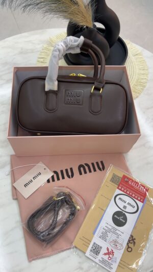 شنطة ميو ميو الفاخرة - إصدار أنيق مع كامل الملحقات