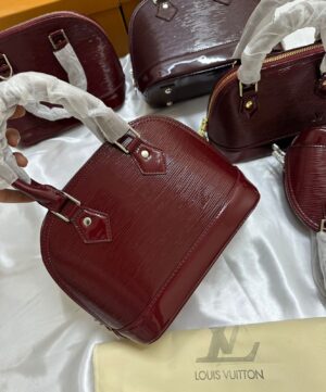 شنط LV أنيقة بتصميم فخم