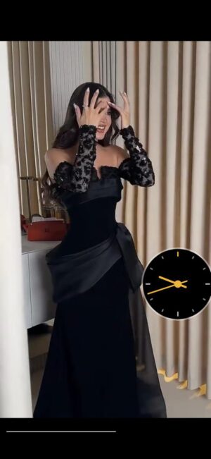 فستان سهرة أسود فاخر بتفصيل أنثوي و لمسة دانتيل