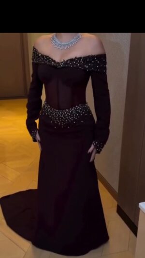 فستان سهرة فاخر بتصميم ملكي