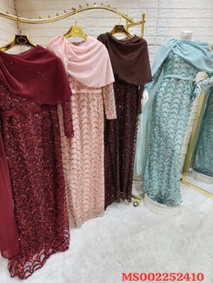 فستان سهرة طويل - إطلالة فاخرة