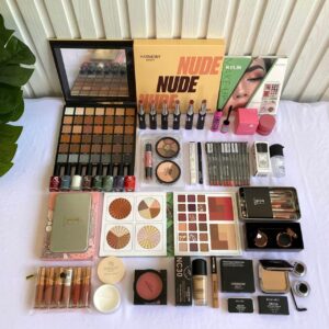 بوكس مكياج متكامل - كل احتياجاتك في مكان واحد