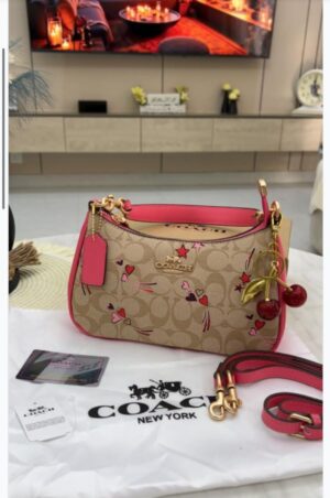 ff-0e90c49e1413df727f4940ef4d92fa1b-ff-IMG-20260514-WA0086 شنطة نسائية عصرية مع جميع الملحقات